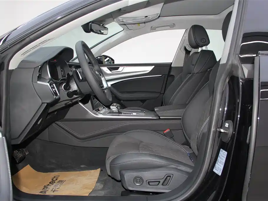 Audi A7L 2024 45 TFSI quattro Premium Luxury фото 24