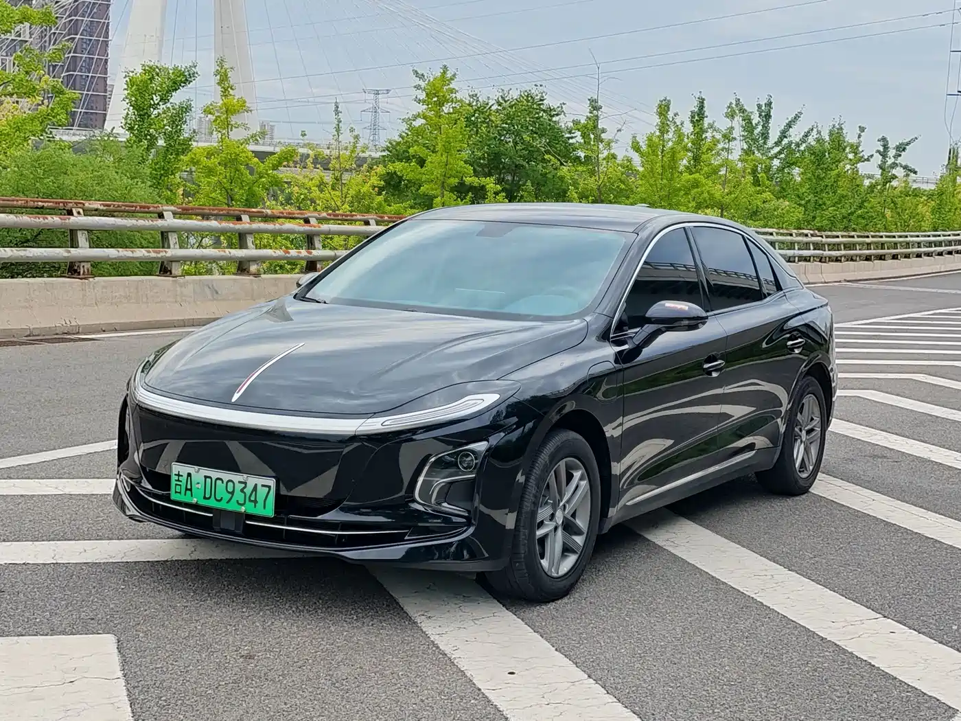 Hongqi E-QM5 2024 Model 610km PLUS