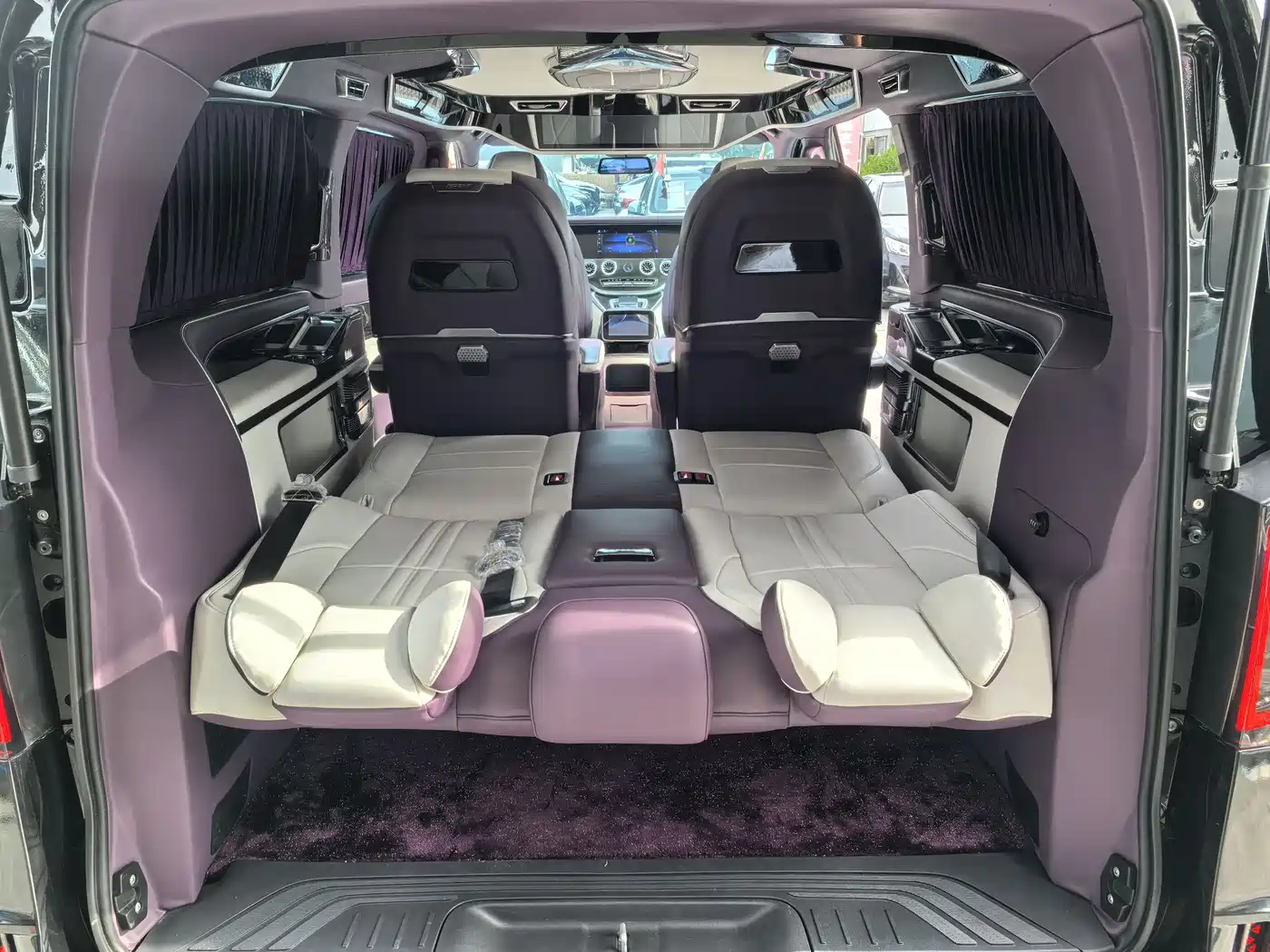 Mercedes-Benz Vito 2023 2.0T Business 7-Seater фото 28