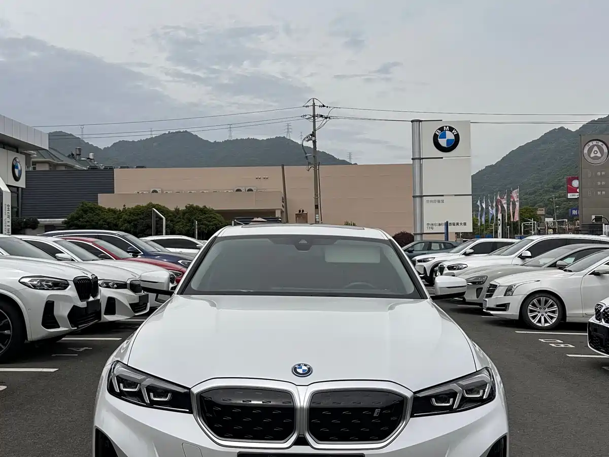 BMW i3 2022 eDrive 35 L фото 2