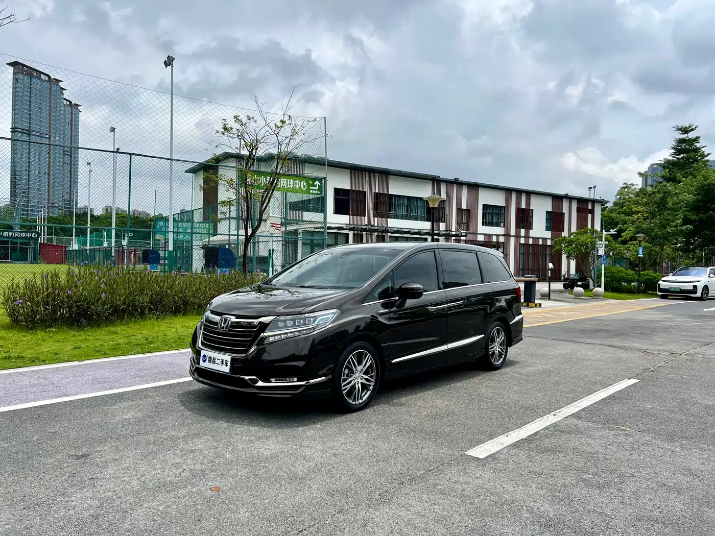 Honda Elysion 2019 2.0L Hybrid Luxury Edition
