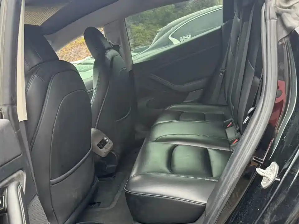 Photo 4 - Tesla Model 3