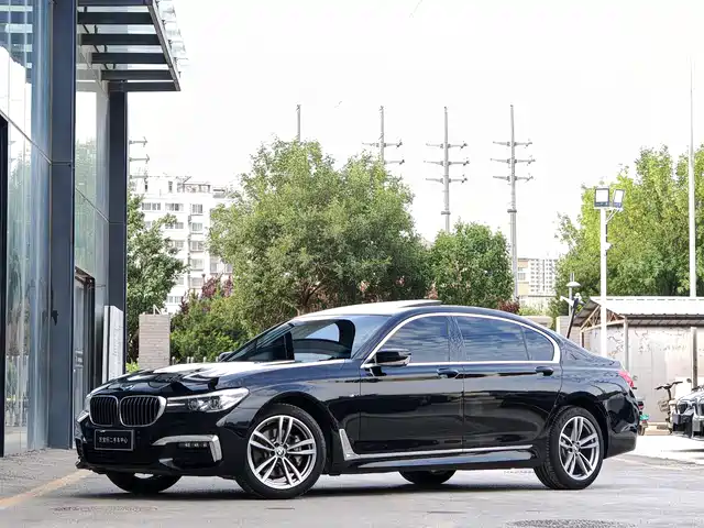 BMW 7 SERIES