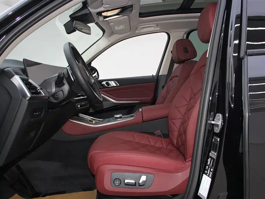 BMW X5 2025 Model xDrive 30Li Exclusive M Sport Blackout Package фото 24