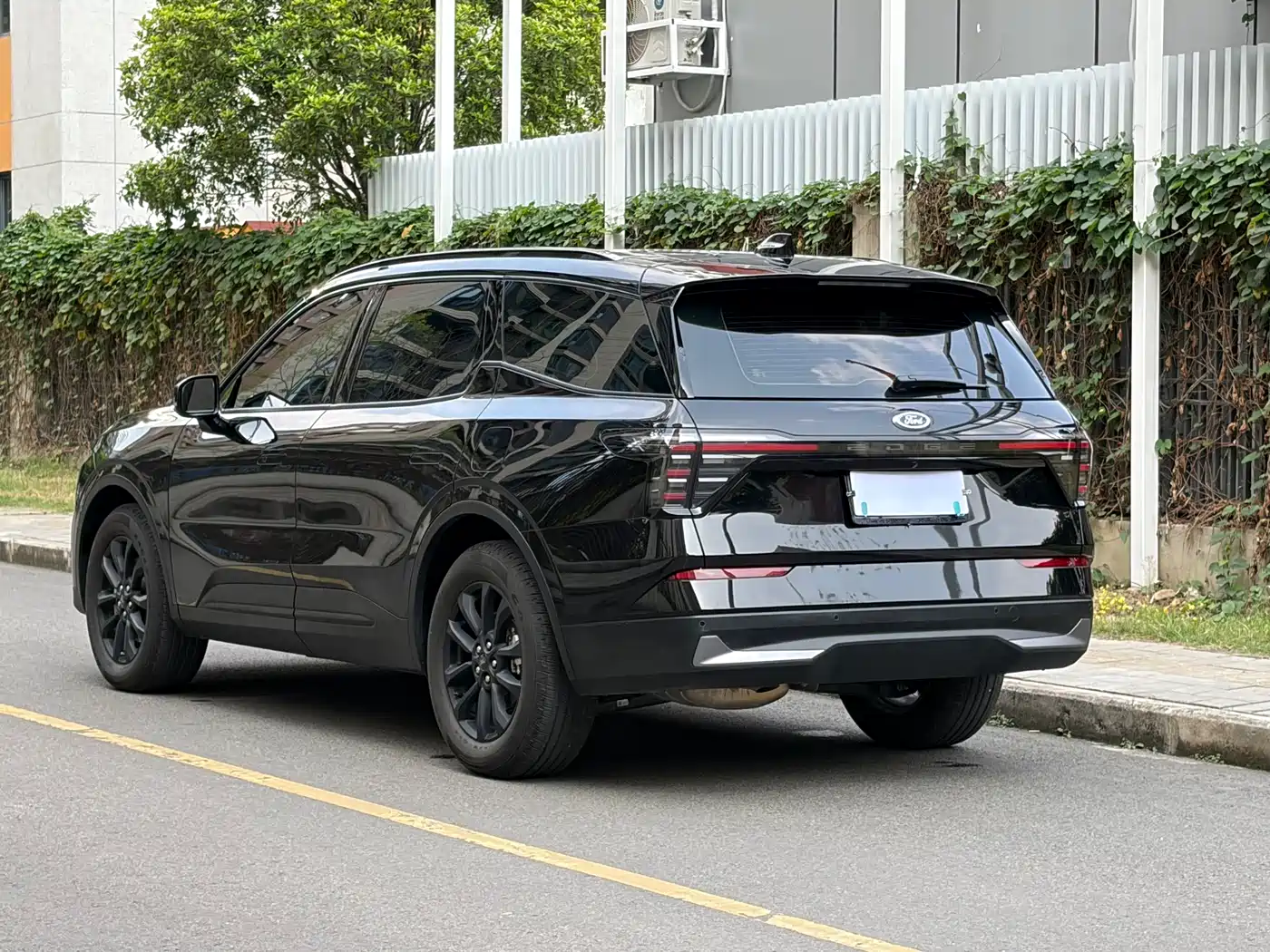 FORD SHARP WORLD