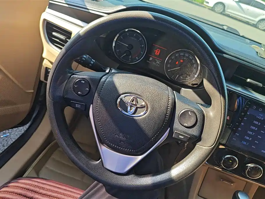 Toyota Corolla 2014 1.6L CVT GL-i фото 15