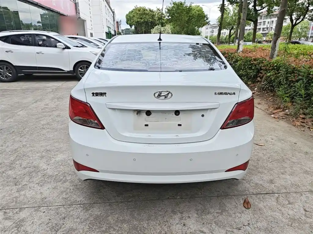 Hyundai Verna 2014 1.4L Manual Smart GLS фото 6