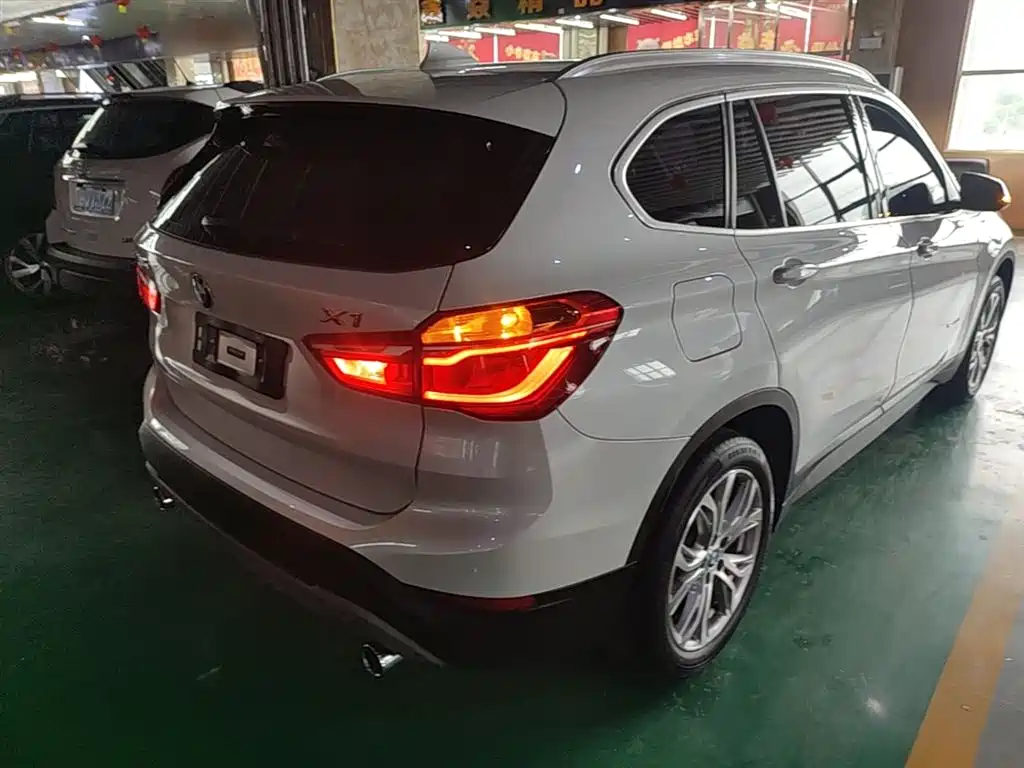 BMW X1 2018 sDrive20Li Leading Model фото 7
