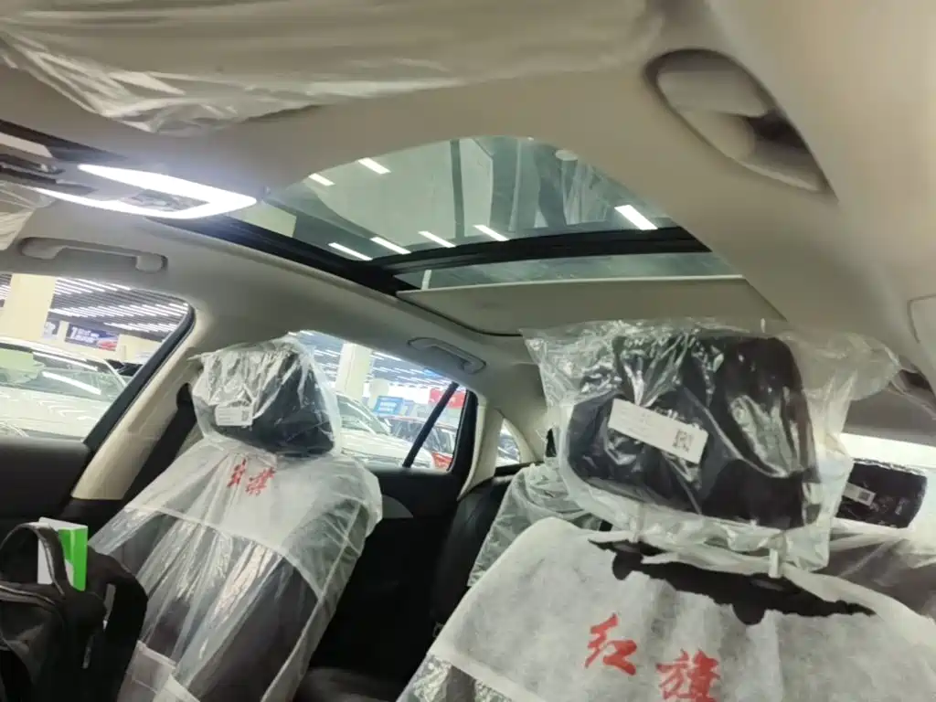 Hongqi H5 2026 2025 1.5T DCT Flag Rhythm 500,000 Units Memorial Edition