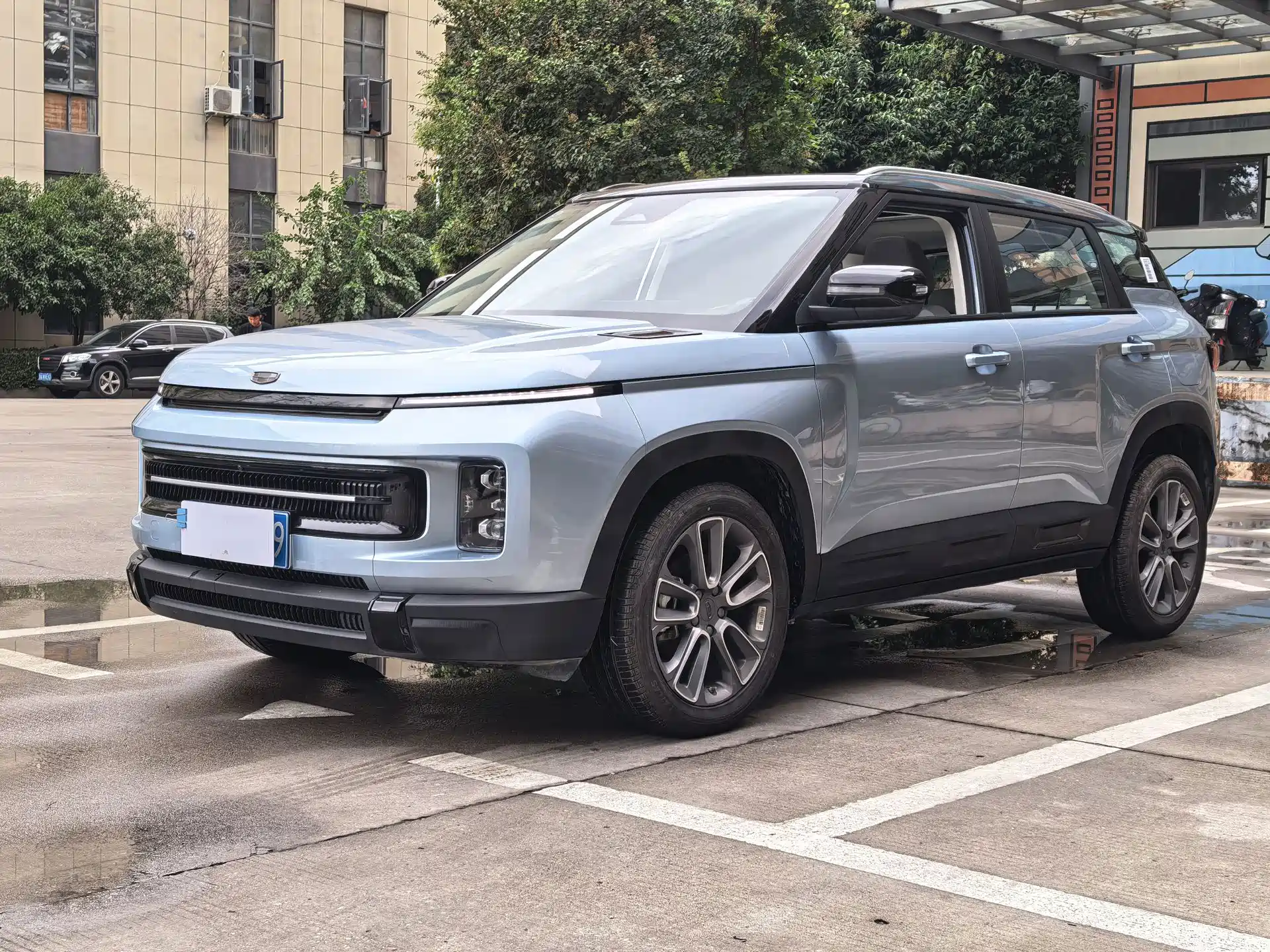 Photo 1 - Geely ICON