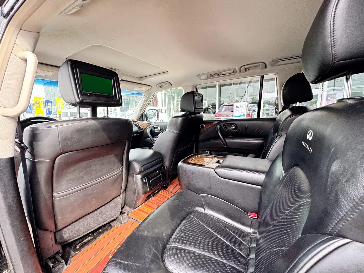 Infiniti QX 2010 2011 QX56