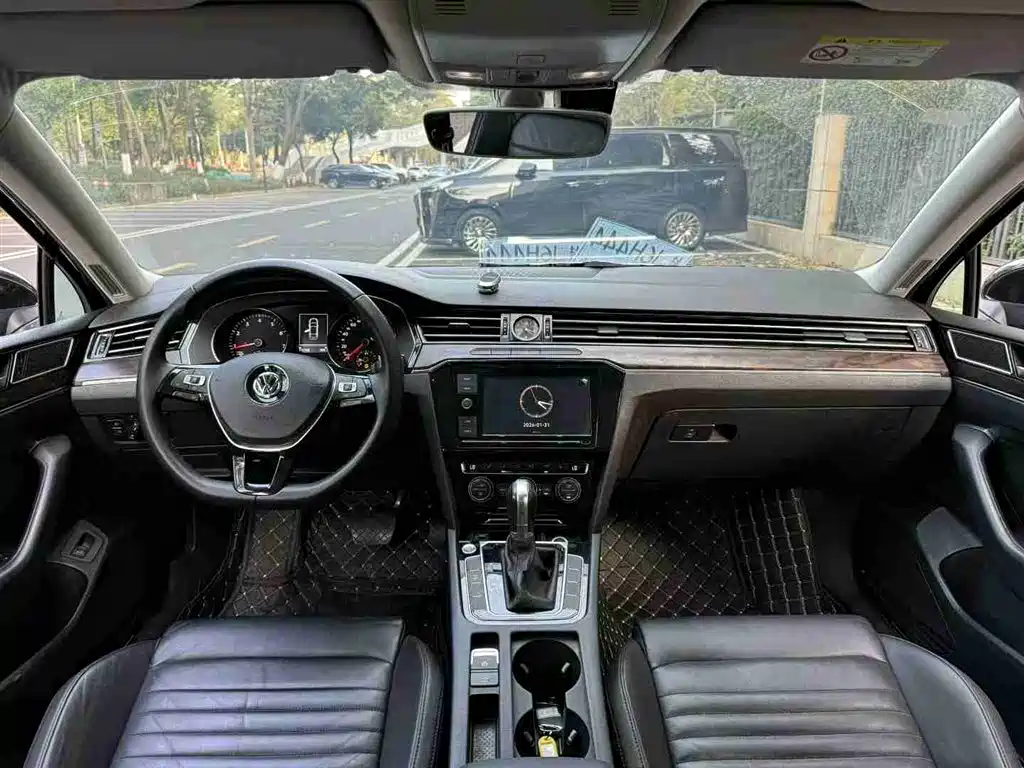 Volkswagen Magotan 2017 330TSI DSG Luxury фото 7