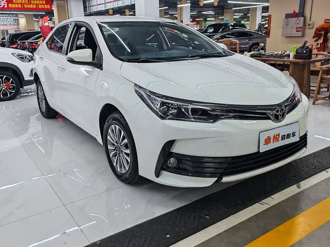 Toyota Corolla 2017 Facelift 1.2T S-CVT GL фото 3