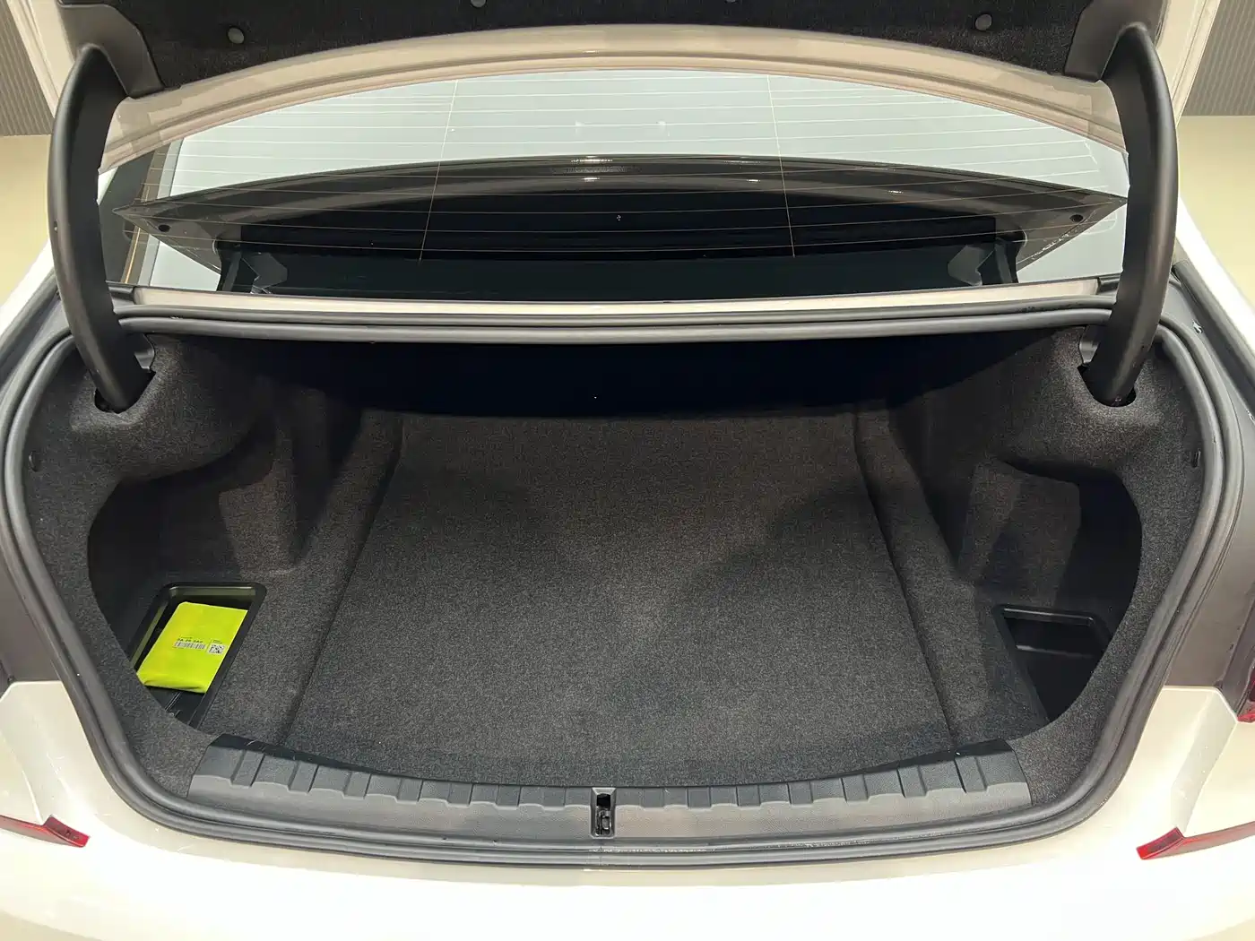 BMW 3 Series 2022 320Li M Sport Package фото 19