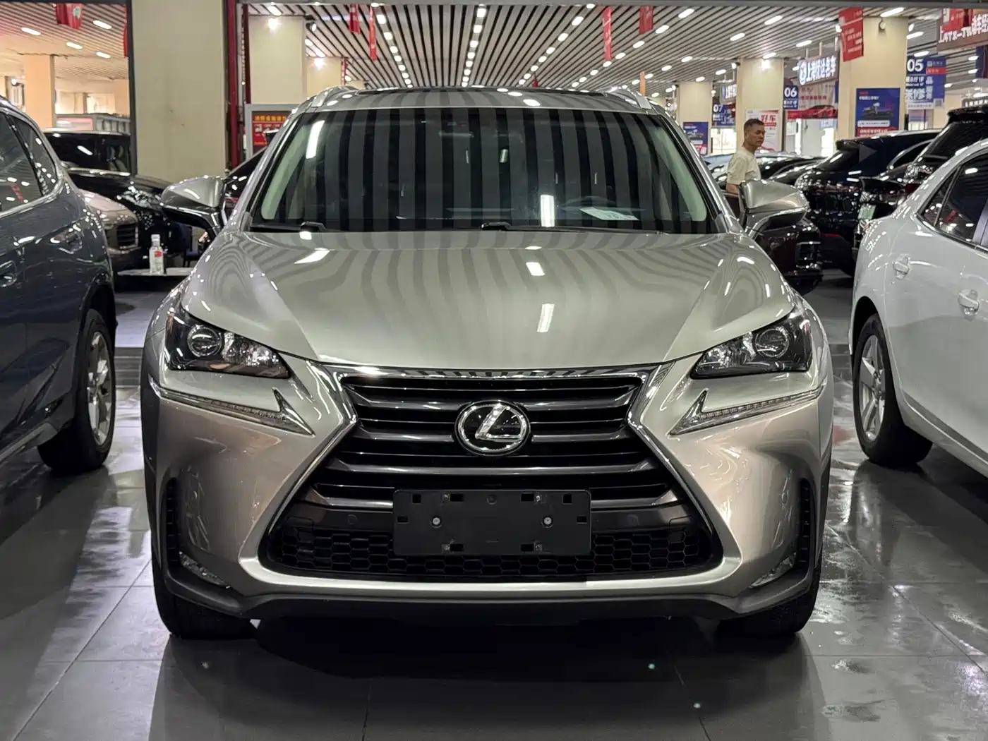 Lexus NX 2016 200 AWD F Sport фото 2