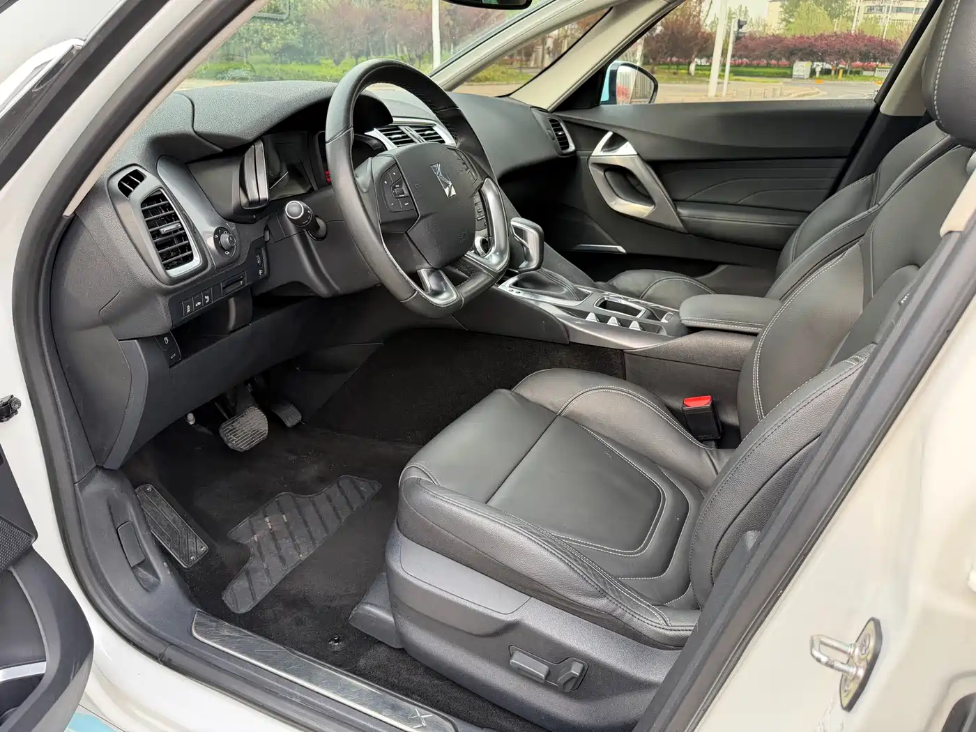 DS 5 2015 2014 1.6T Elegance THP160