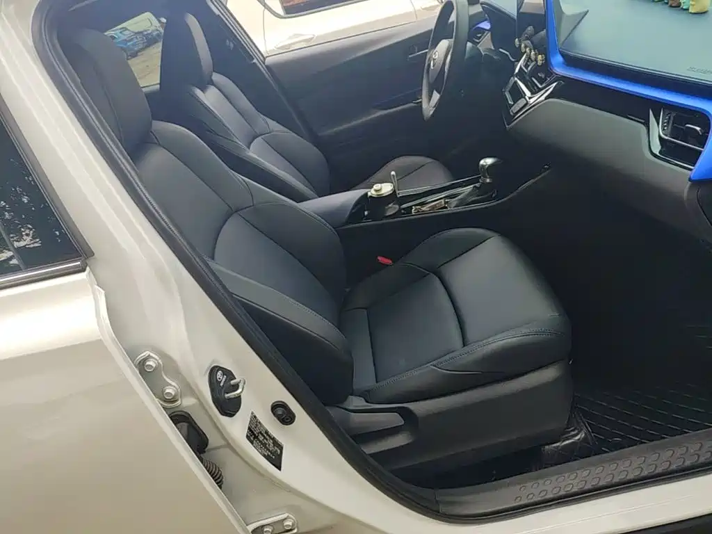 Toyota C-HR 2024 2023 Model 2.0L Luxury Edition