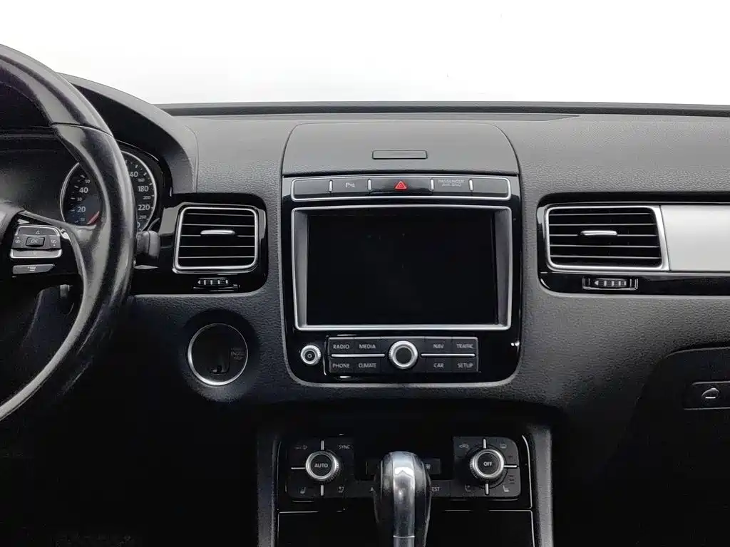 Фото 12 - Volkswagen Touareg