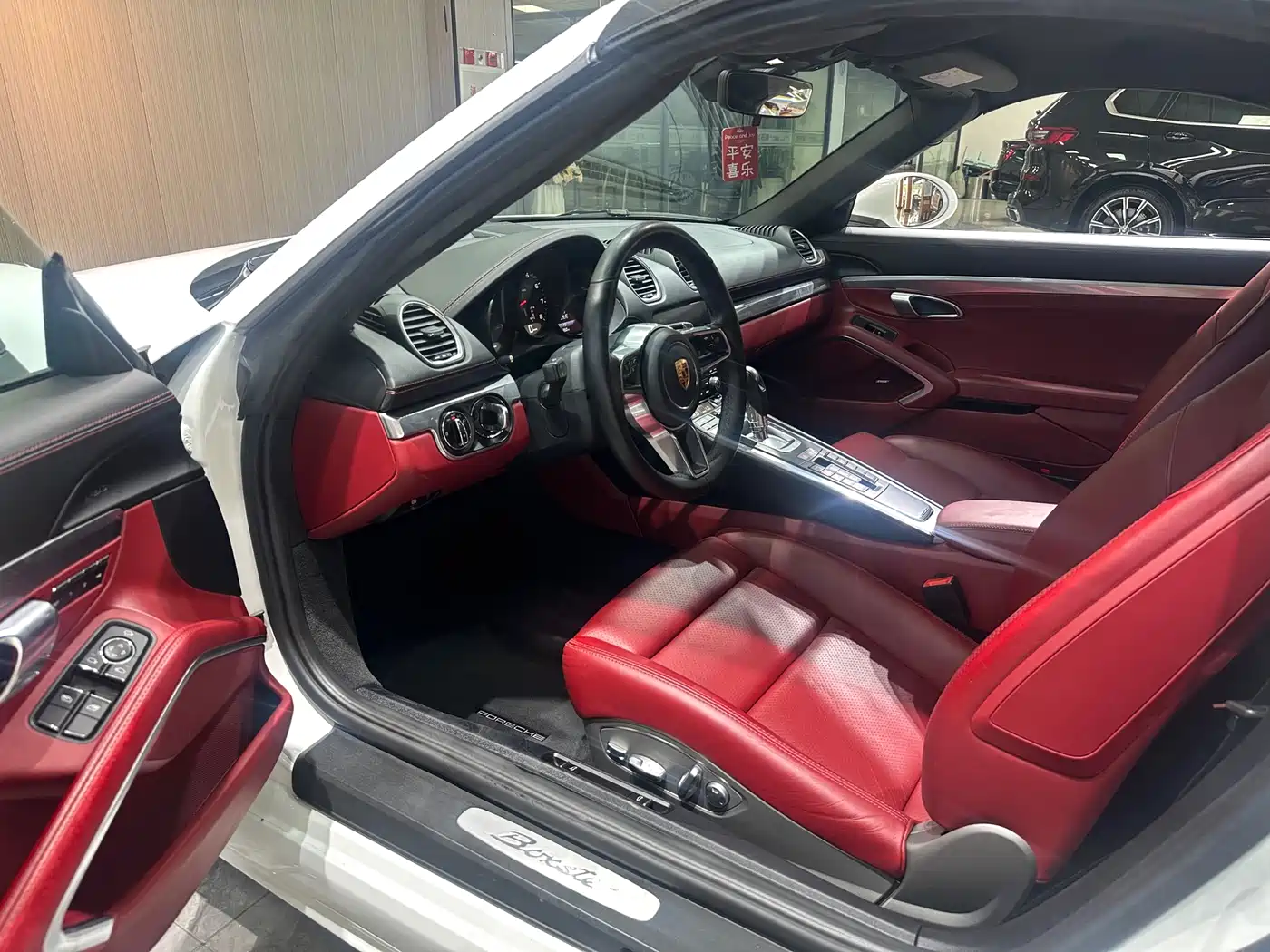 Porsche 718 2018 Boxster 2.0T фото 7