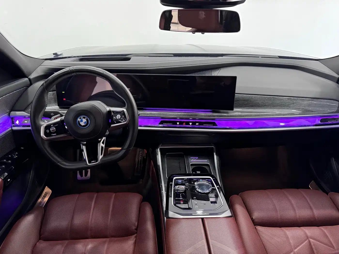 BMW I7