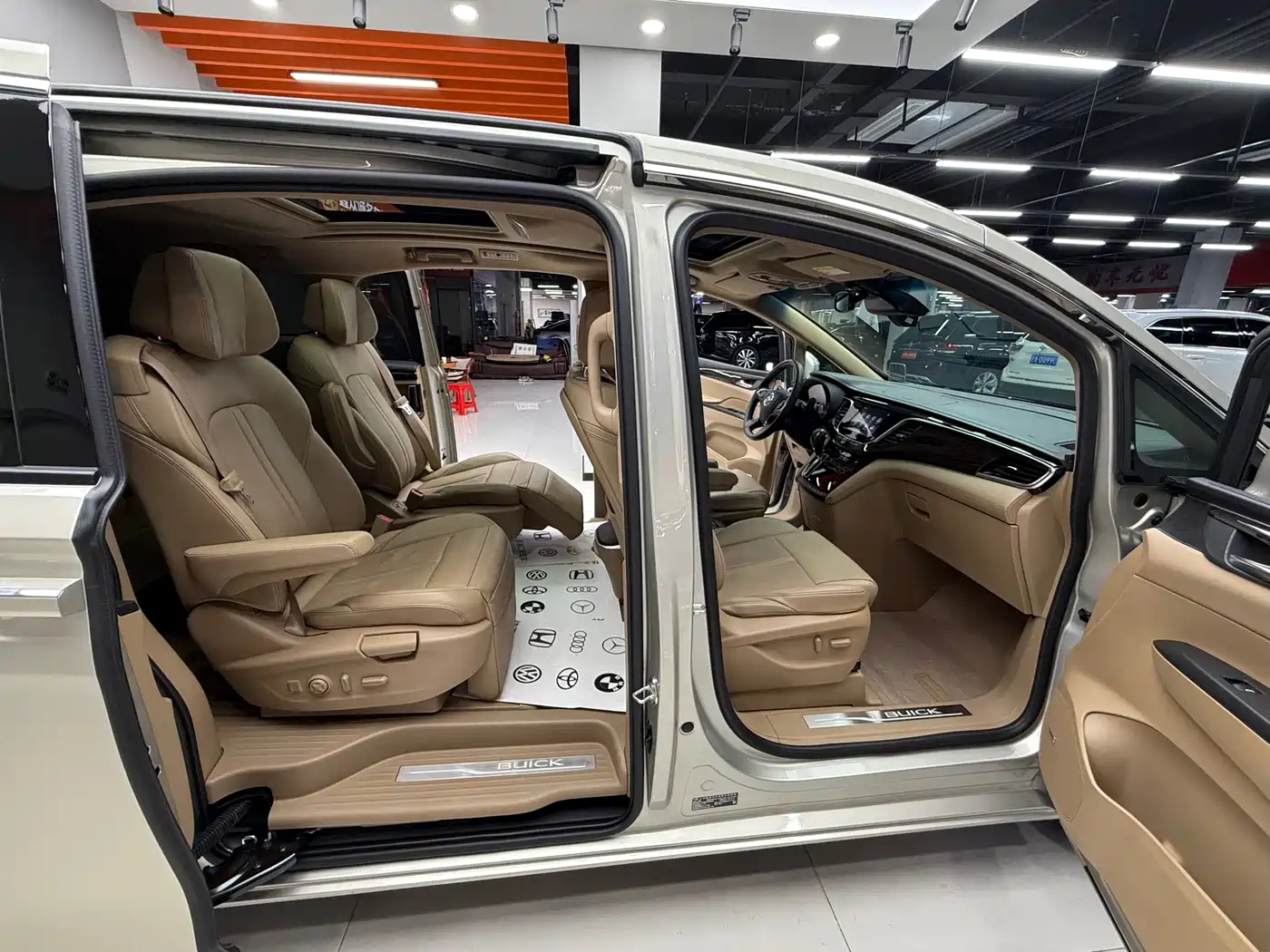 Buick GL8 2018 ES 28T Flagship Type China VI фото 12