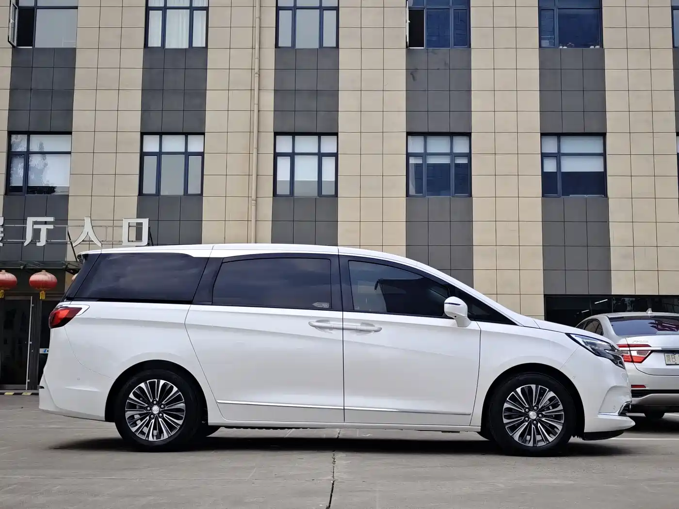 Buick GL8 2022 ES Landmark 653T Flagship фото 4