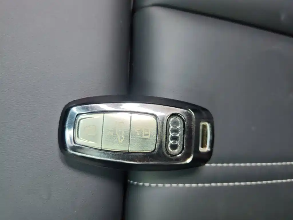 Audi Q4 e-tron 2025 2024 40 e-tron Creation Edition