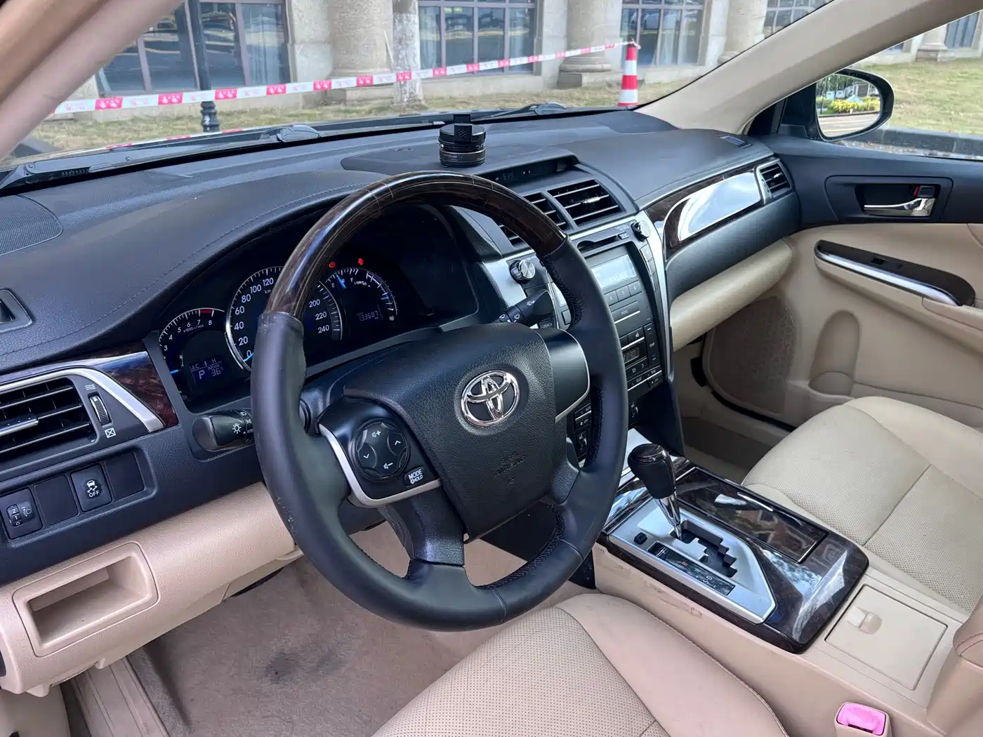 Фото 13 - Toyota Camry