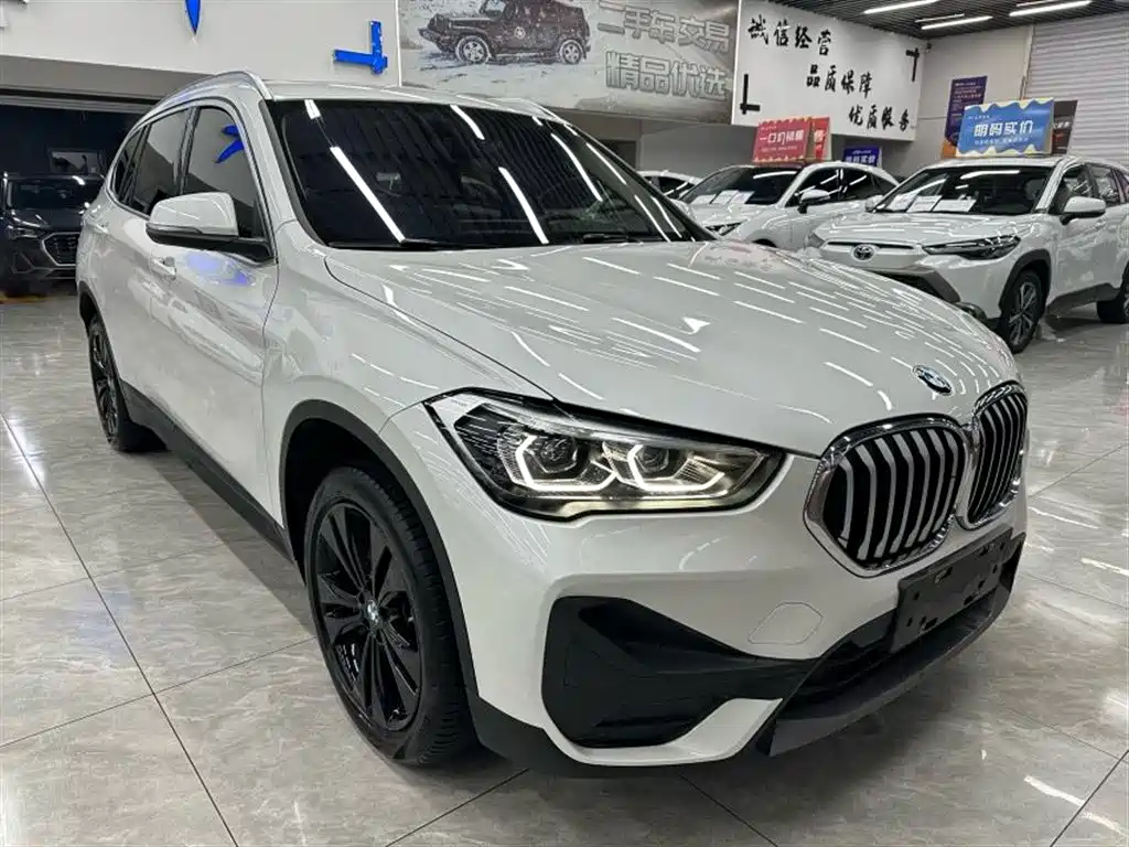 BMW X1 2021 sDrive20Li Fashion фото 2