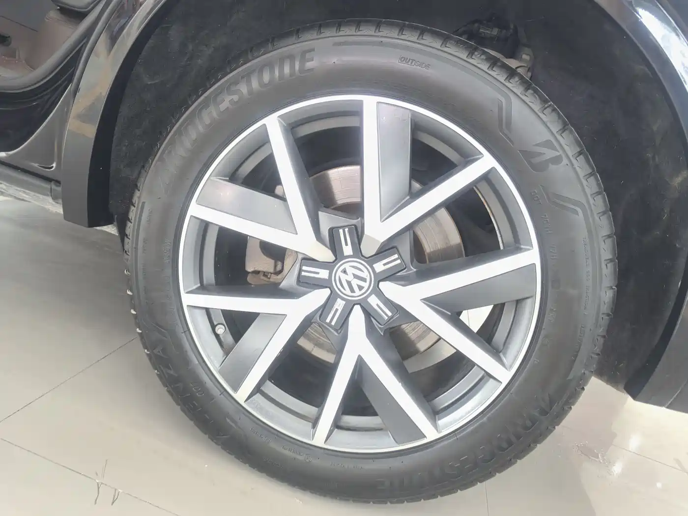 Volkswagen Touareg 2019 3.0TSI Sharp Edge Edition China VI фото 16