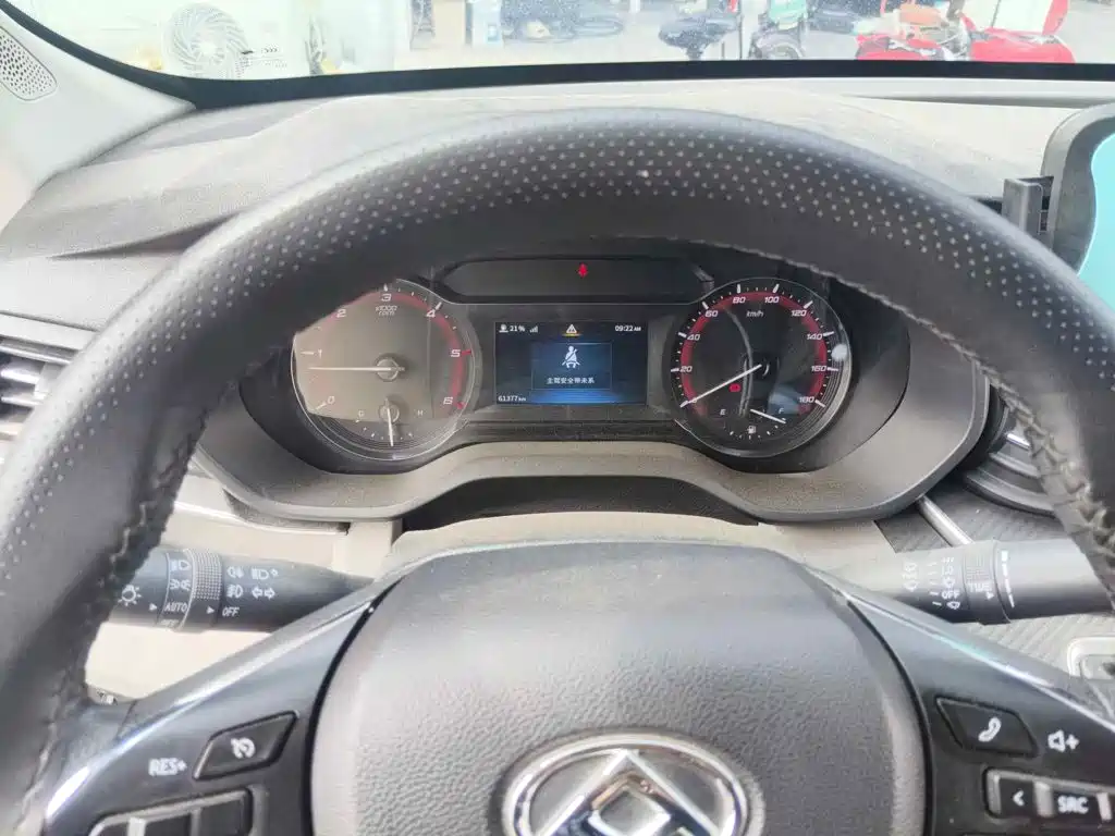 SAIC Maxus Xintu V90 2022 2022 2.0T Manual Yunjie FWD Short Wheelbase High Roof Single Rear Tire 6-Seater