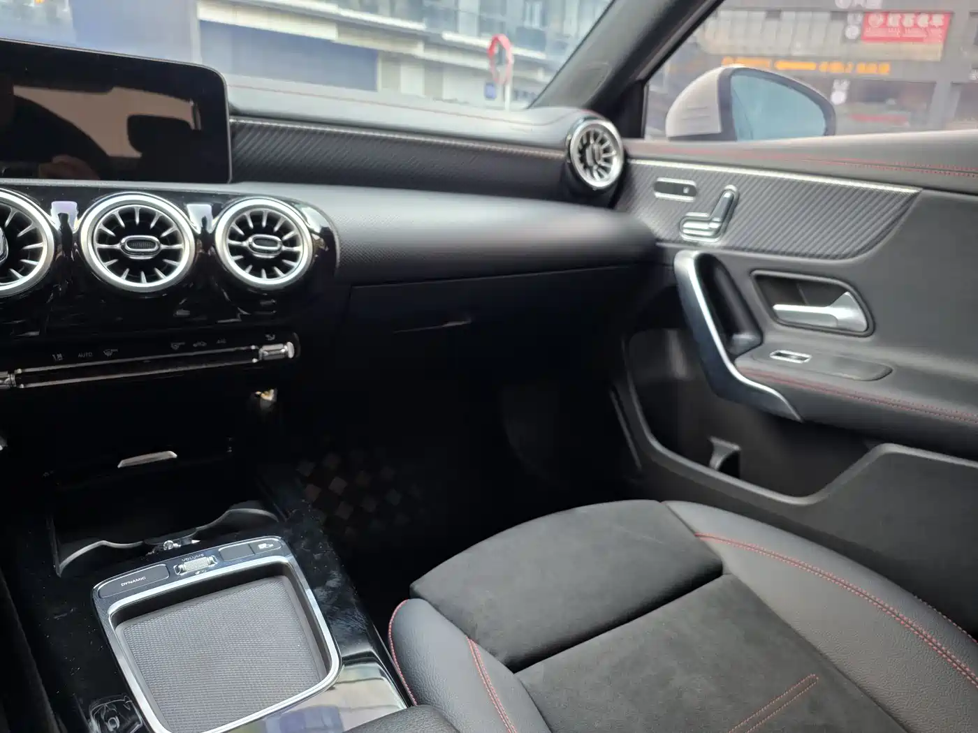 Mercedes-Benz A-Class 2024 A 200 L Fashion Edition фото 15
