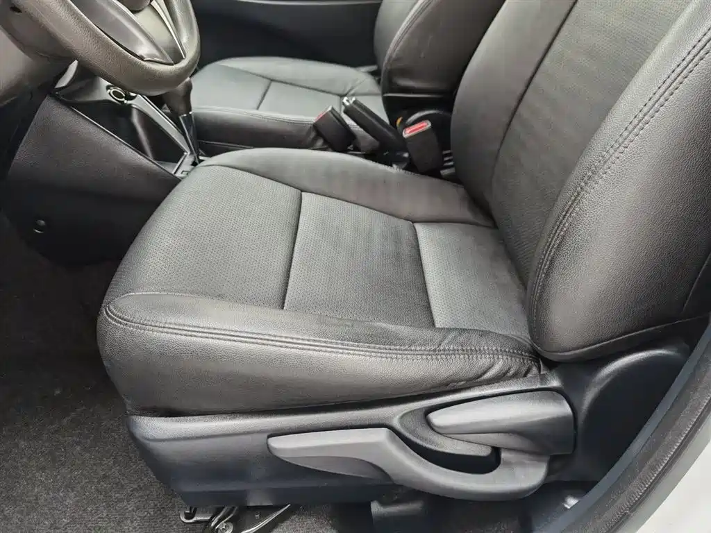 TOYOTA YARIS L ZHIXUAN