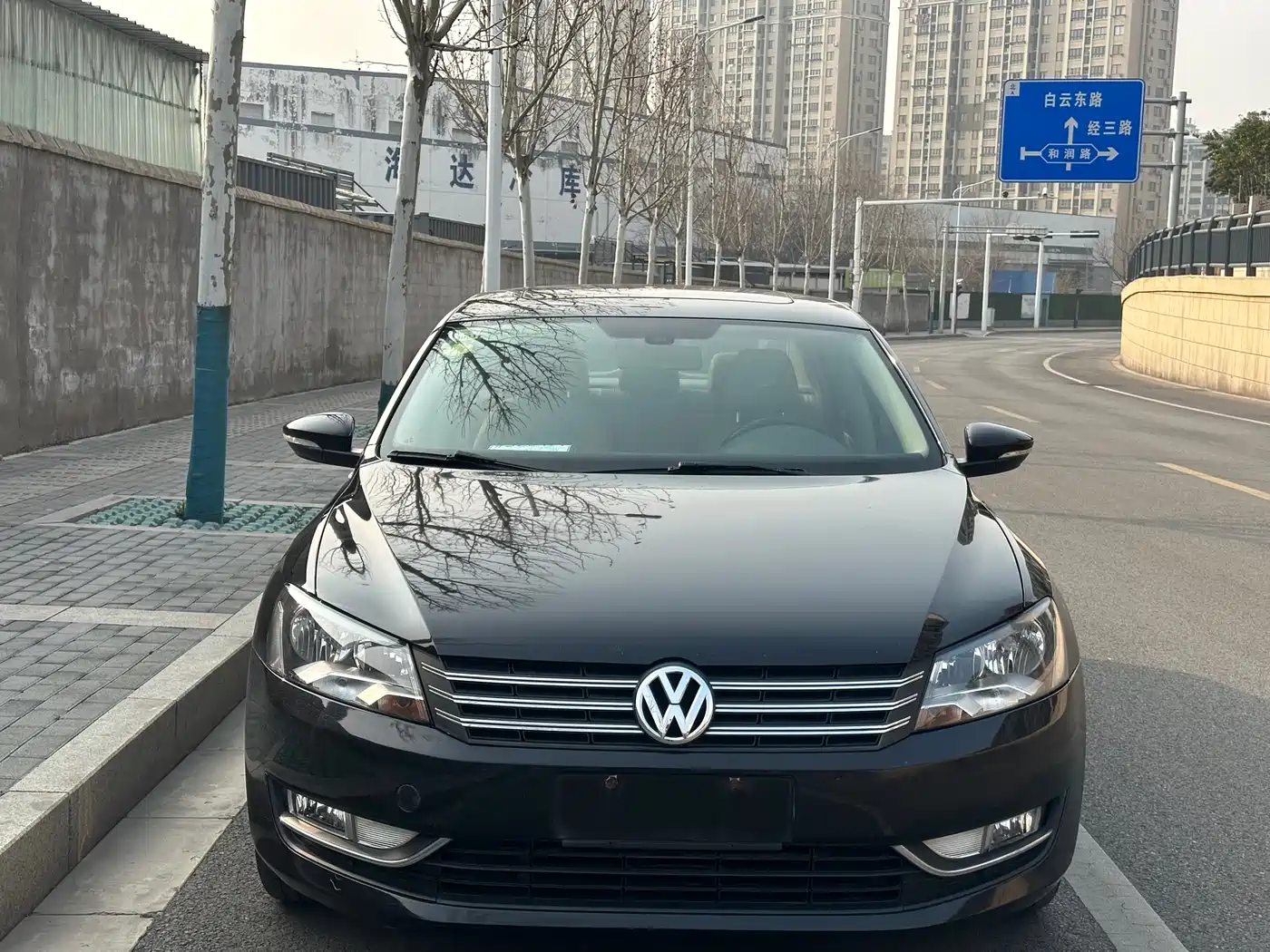 Volkswagen Passat 2014 1.8TSI DSG Luxury Edition фото 2