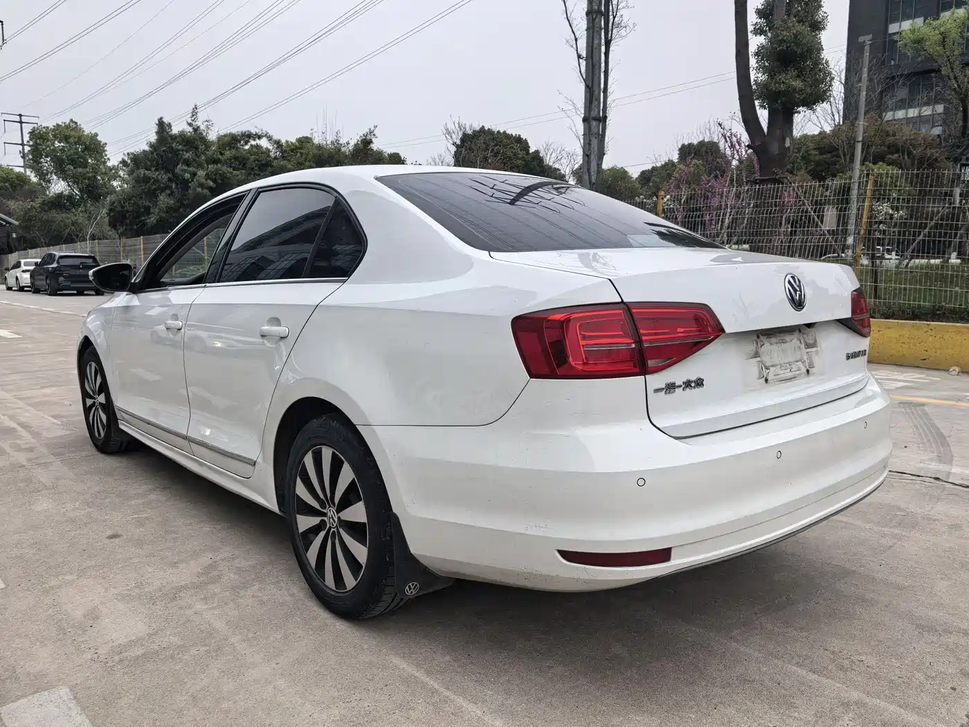 Volkswagen Sagitar 2018 1.6L Automatic Comfort фото 6
