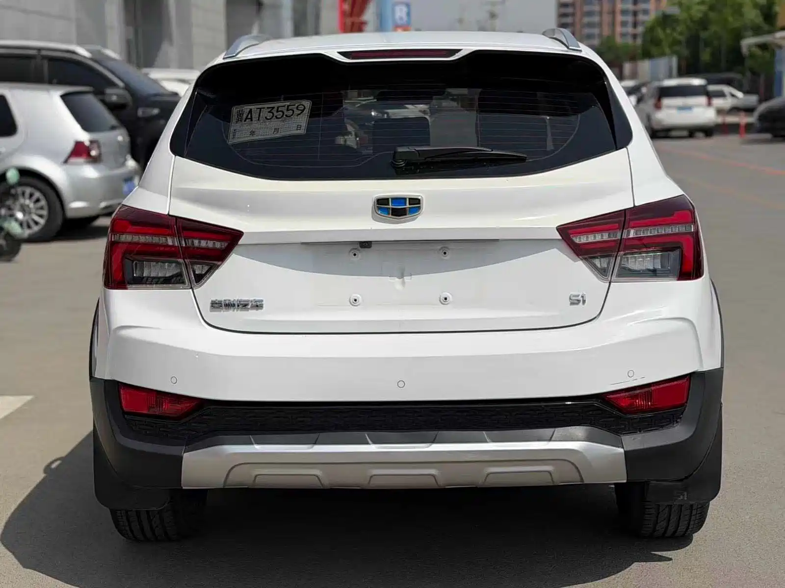 Фото 3 - Geely Vision S1