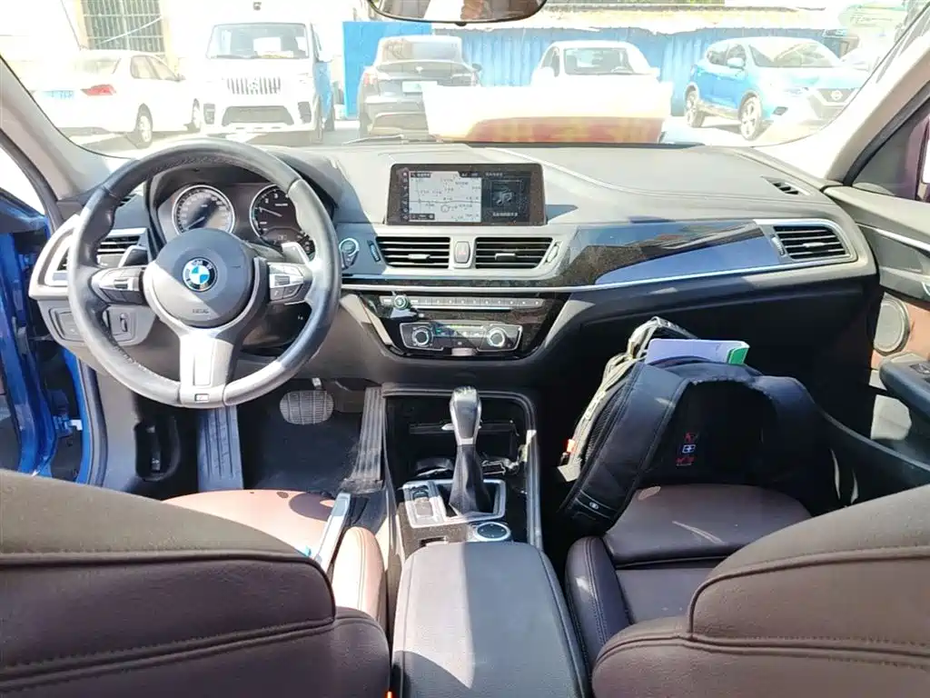 BMW 1 Series 2019 120i Leading M Sport Package фото 10