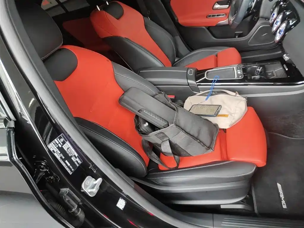 Mercedes-Benz A-Class AMG 2025 AMG A 35 L 4MATIC фото 25