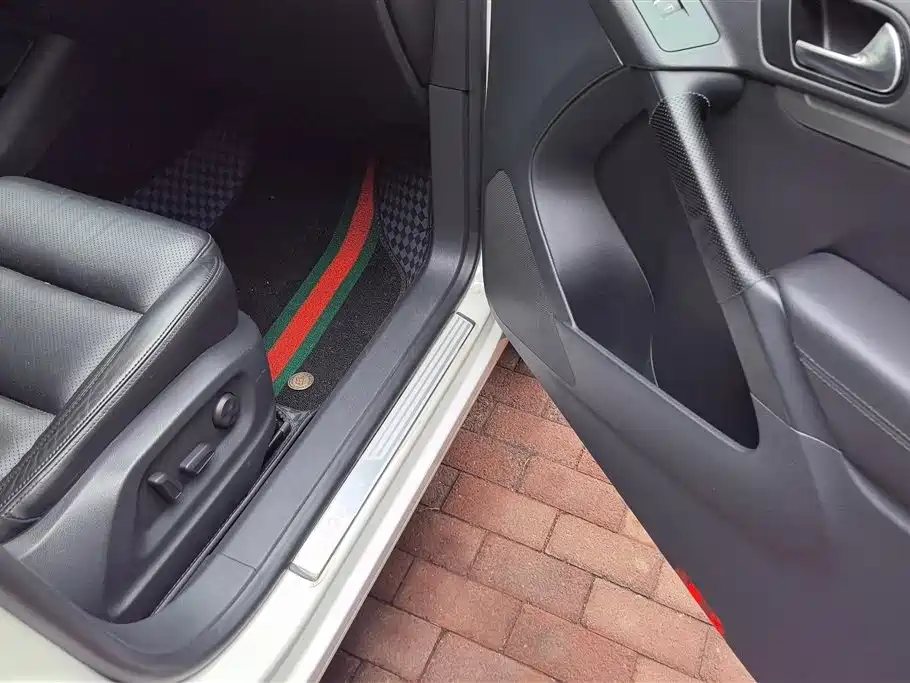 Volkswagen Tiguan 2013 1.8TSI Automatic 2WD Luxury Model фото 8