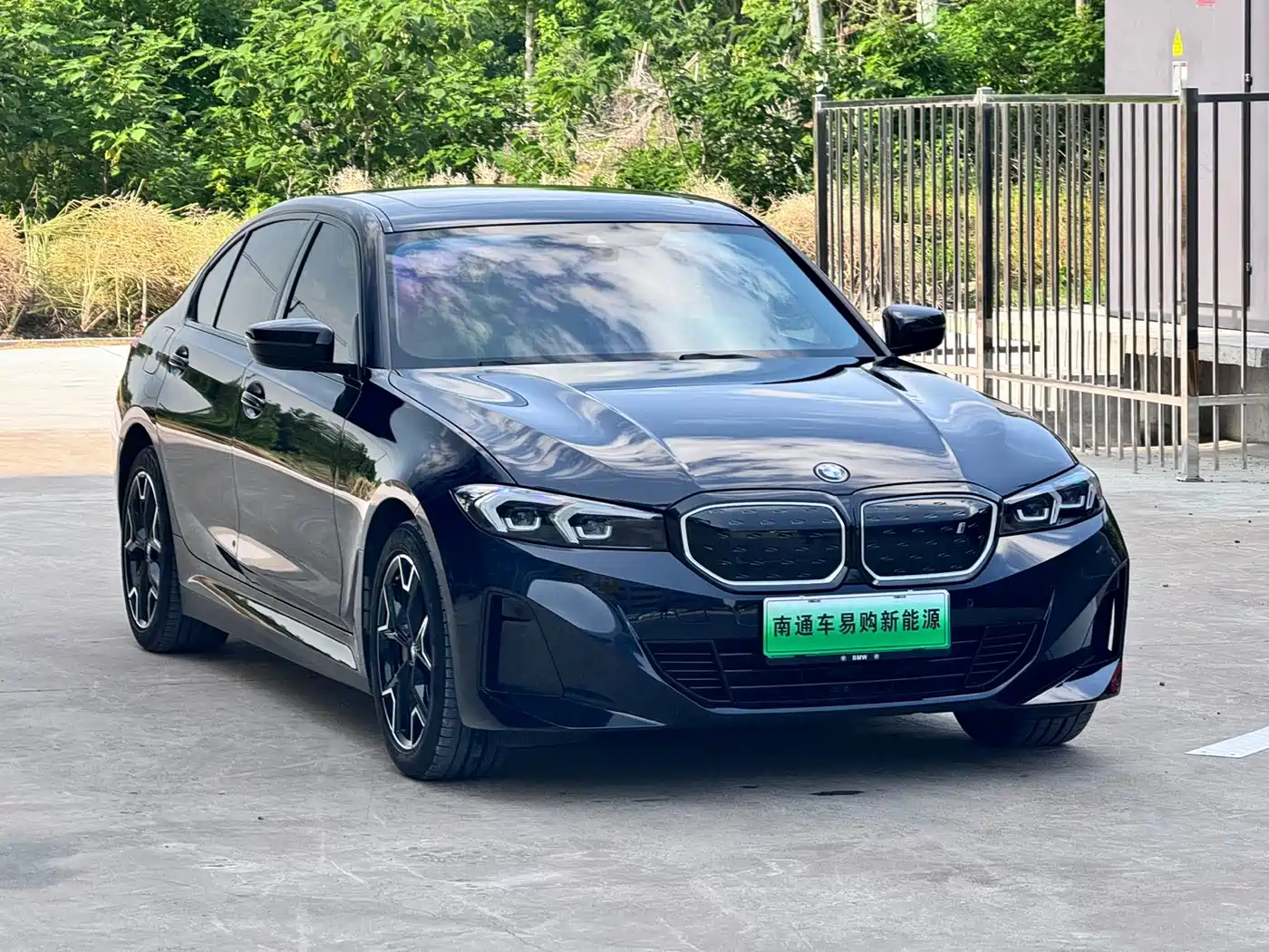 BMW i3 2023 eDrive 40 L Shadowline Package фото 3