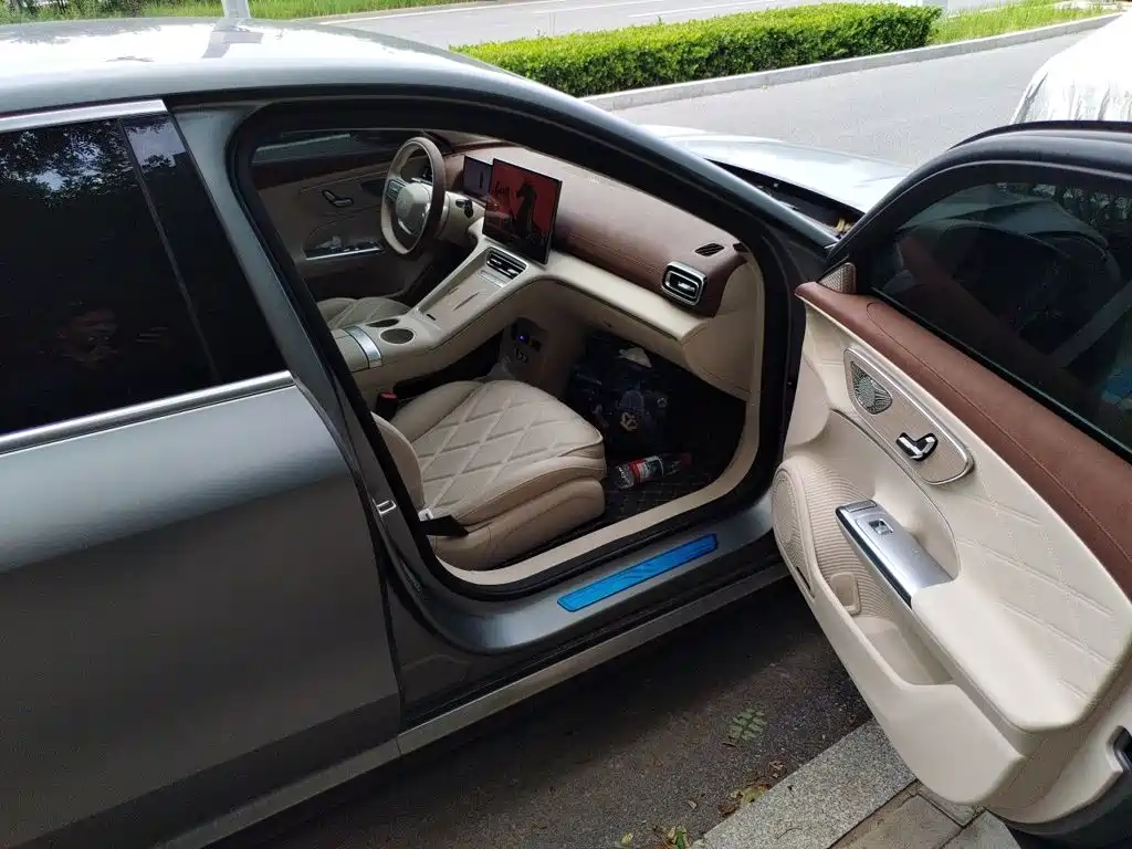 Chery Fengyun Fengyun A9L 2025 2025 Model 260 Extended Range Premium Edition