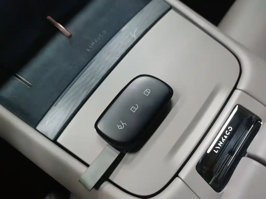 Photo 9 - Lynk & Co Z10