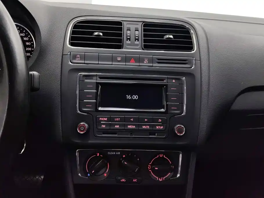 Volkswagen Polo 2018 1.5L Auto Comfort фото 13