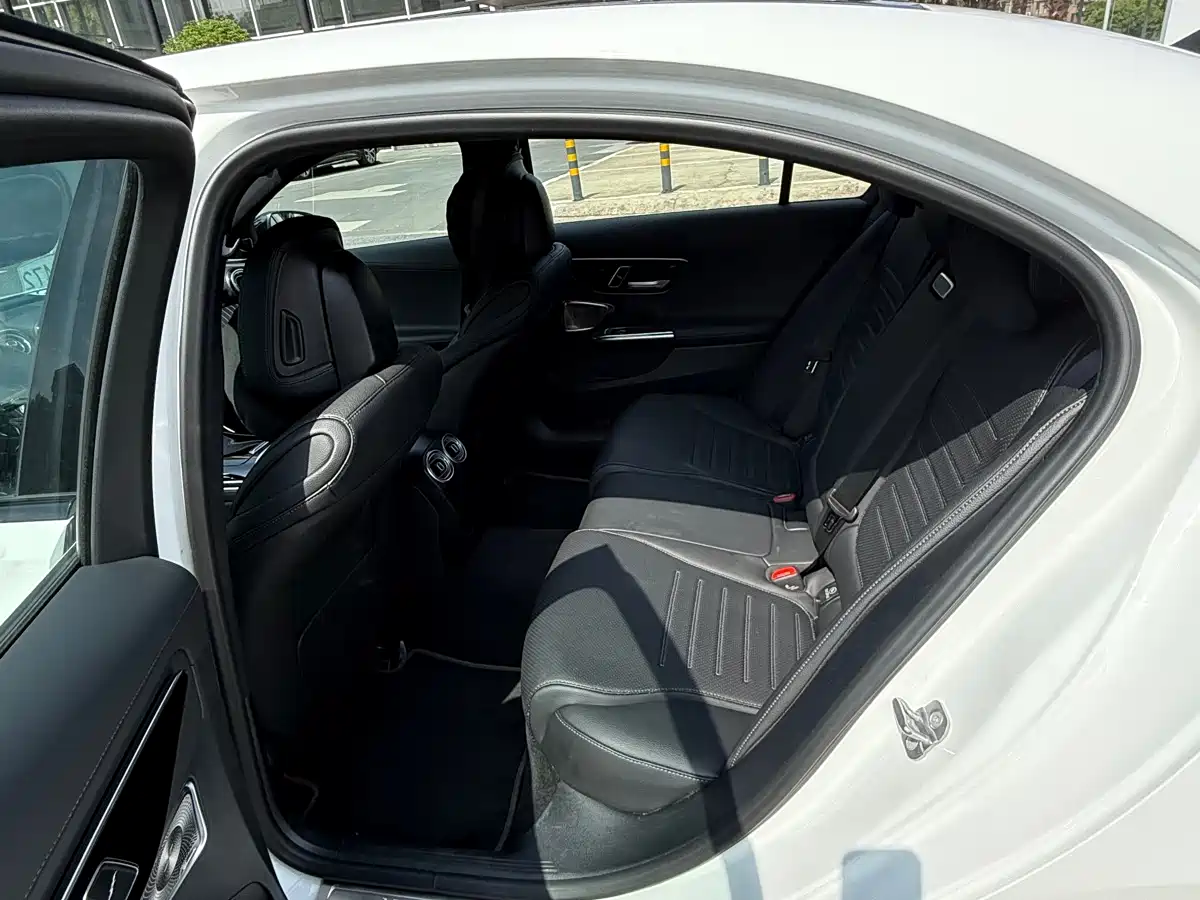 Mercedes-Benz C-Class 2024 C 260 L Night Edition Sport фото 6