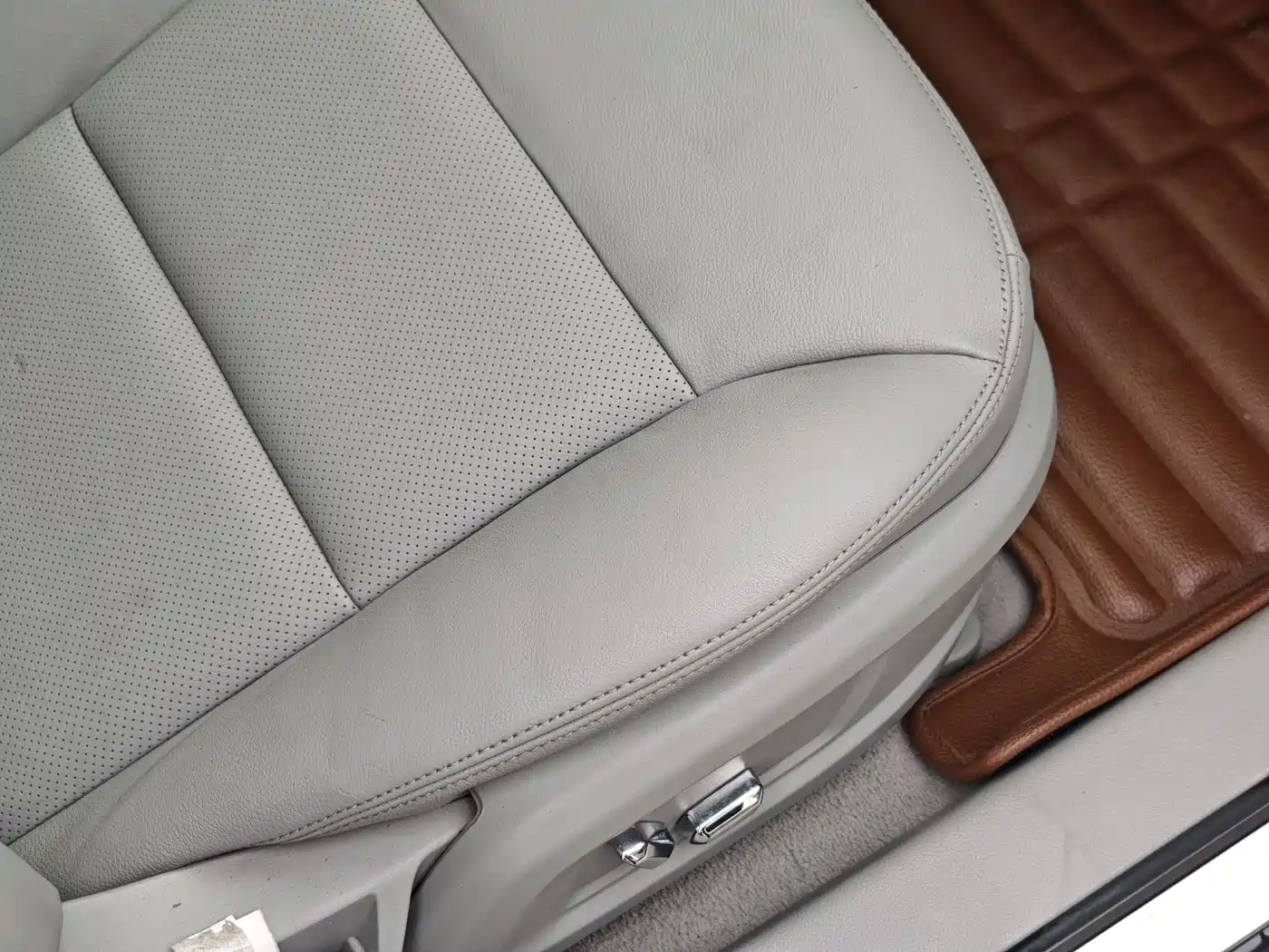 Hongqi H7 2015 2.0T Luxury фото 17
