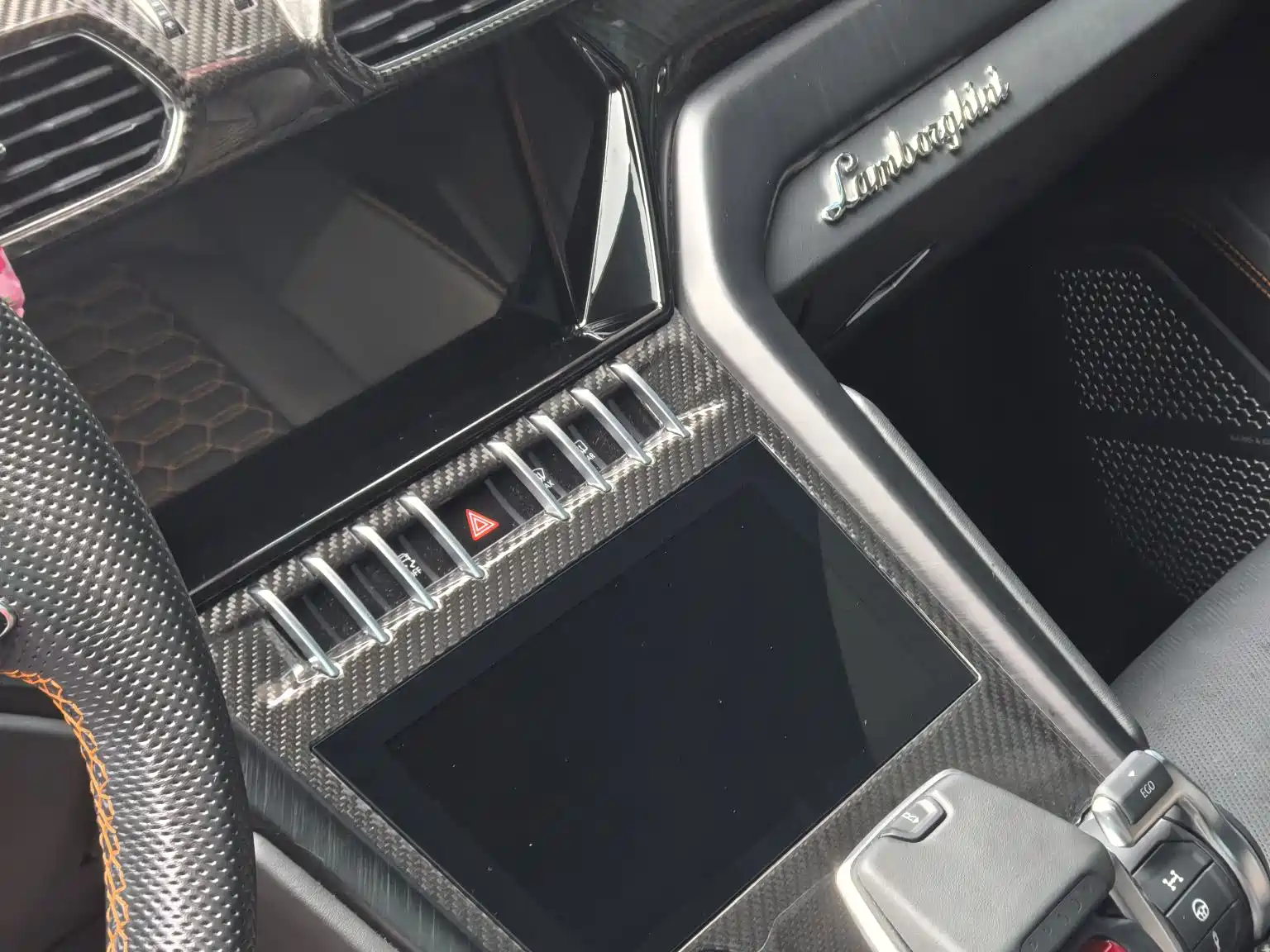 Фото 6 - Lamborghini Urus