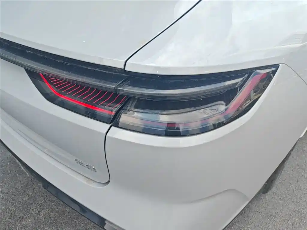 Geely Galaxy Galaxy E8 2025 700km Long Voyage Smart Drive Edition фото 7