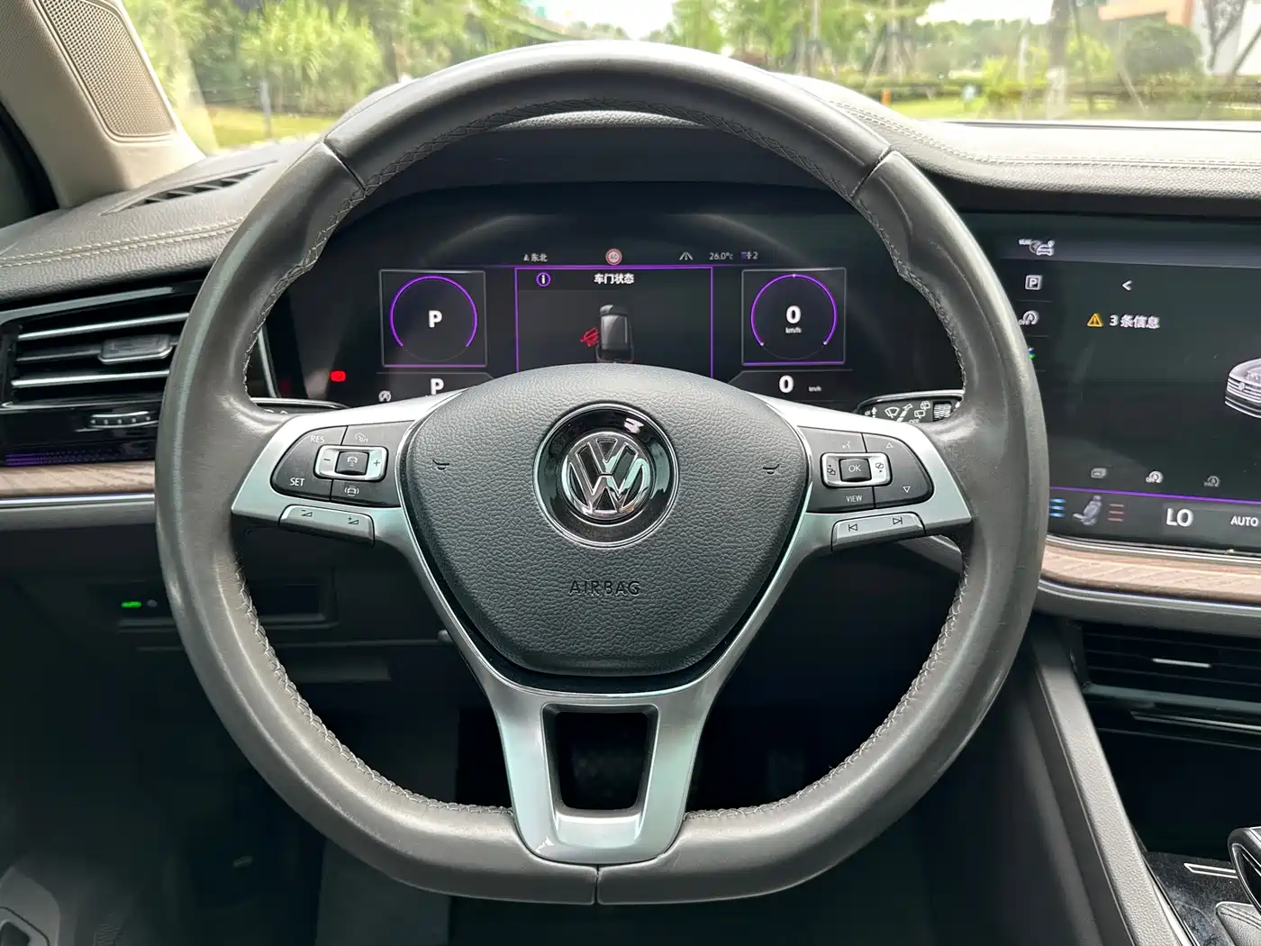 Volkswagen Touareg 2019 3.0TSI Sharp Edge Edition China VI фото 14