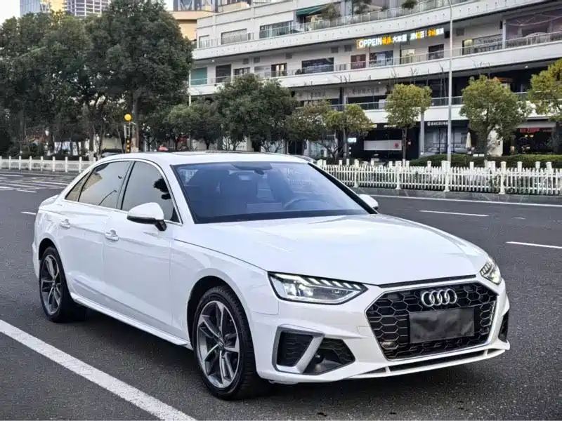 Audi A4L 2020 40 TFSI Fashion Dynamic Edition фото 2