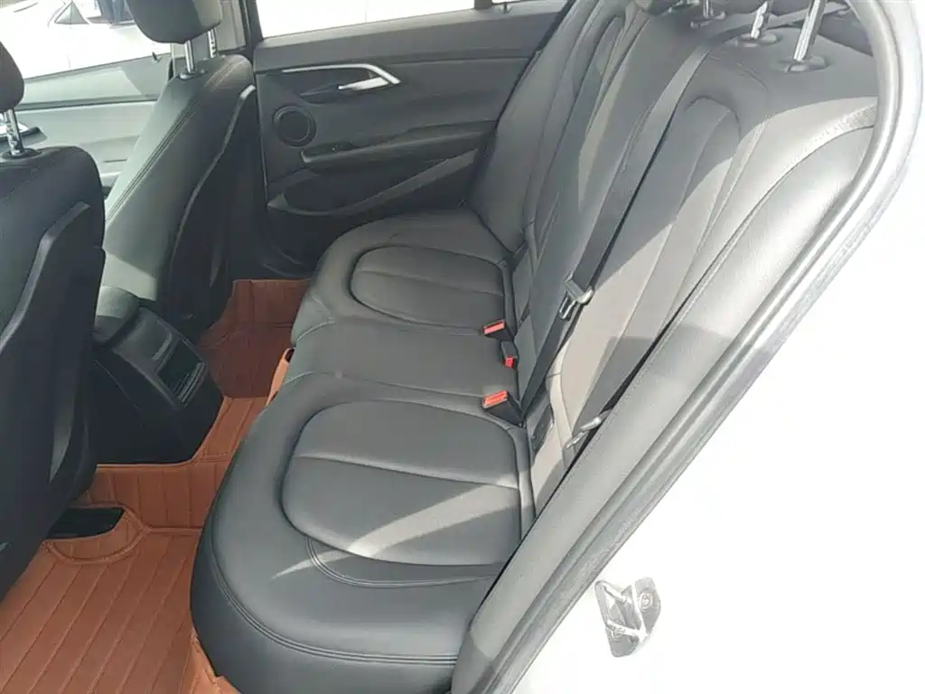 BMW 1 Series 2019 118i Fashion Edition фото 17